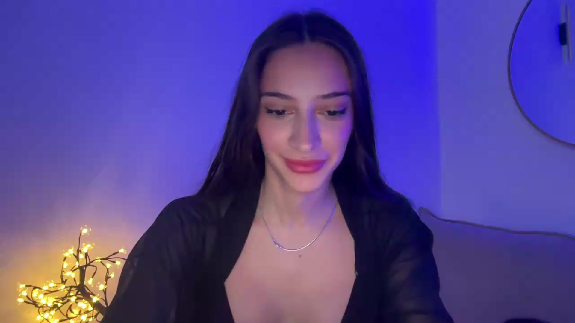 Gallery image thumbnail from MidnightElle's myfreecams stream on, 08/19/2026, 07:51 image 4 of 20