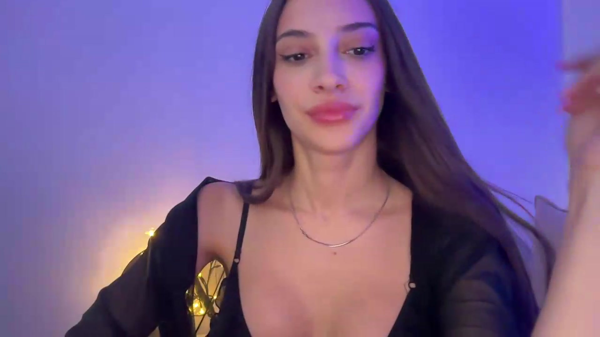 Gallery image thumbnail from MidnightElle's myfreecams stream on, 08/19/2026, 09:37 image 13 of 20