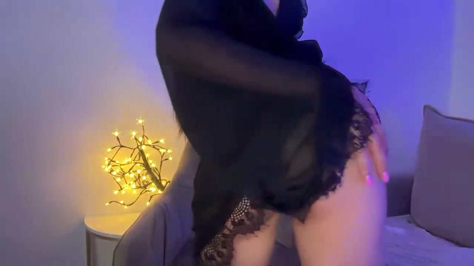 Gallery image thumbnail from MidnightElle's myfreecams stream on, 08/19/2026, 10:24 image 10 of 20