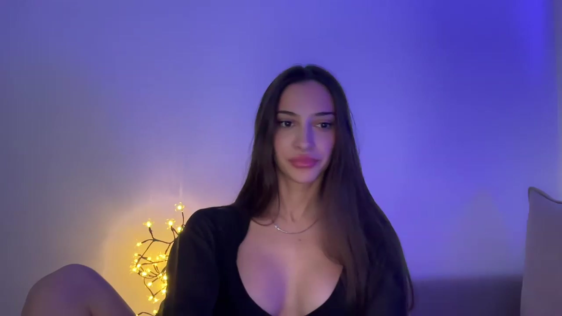 Gallery image thumbnail from MidnightElle's myfreecams stream on, 08/19/2026, 10:24 image 17 of 20