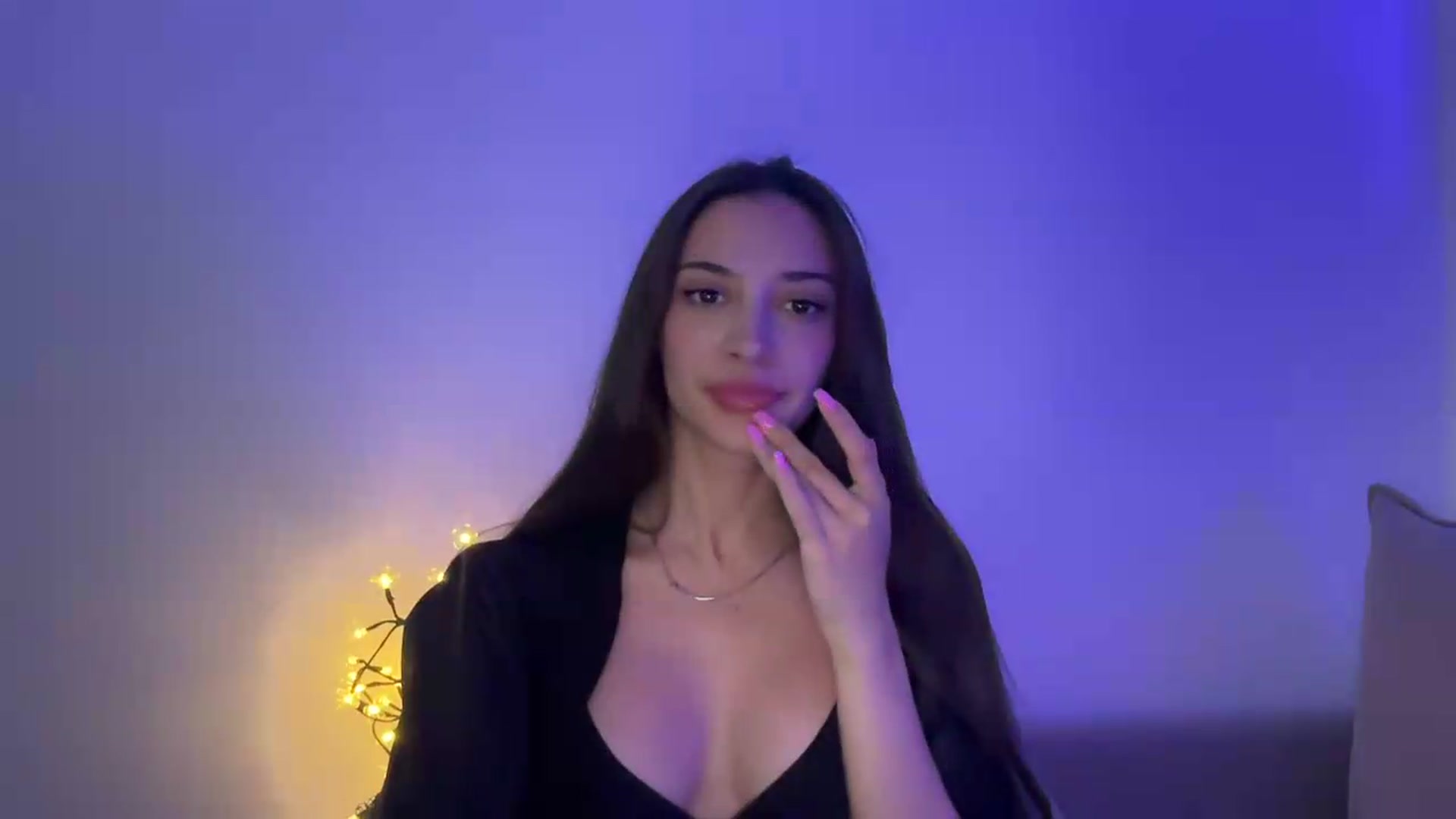 Gallery image thumbnail from MidnightElle's myfreecams stream on, 08/19/2026, 10:24 image 15 of 20