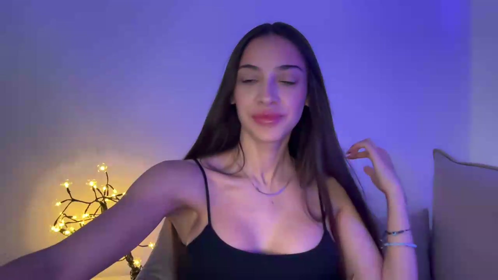 Gallery image thumbnail from MidnightElle's myfreecams stream on, 08/20/2026, 07:50 image 19 of 20