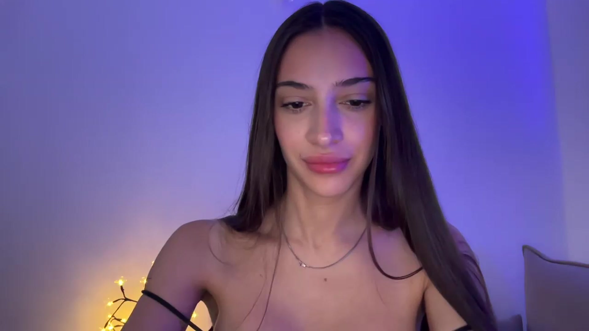 Gallery image thumbnail from MidnightElle's myfreecams stream on, 08/20/2026, 08:24 image 8 of 20