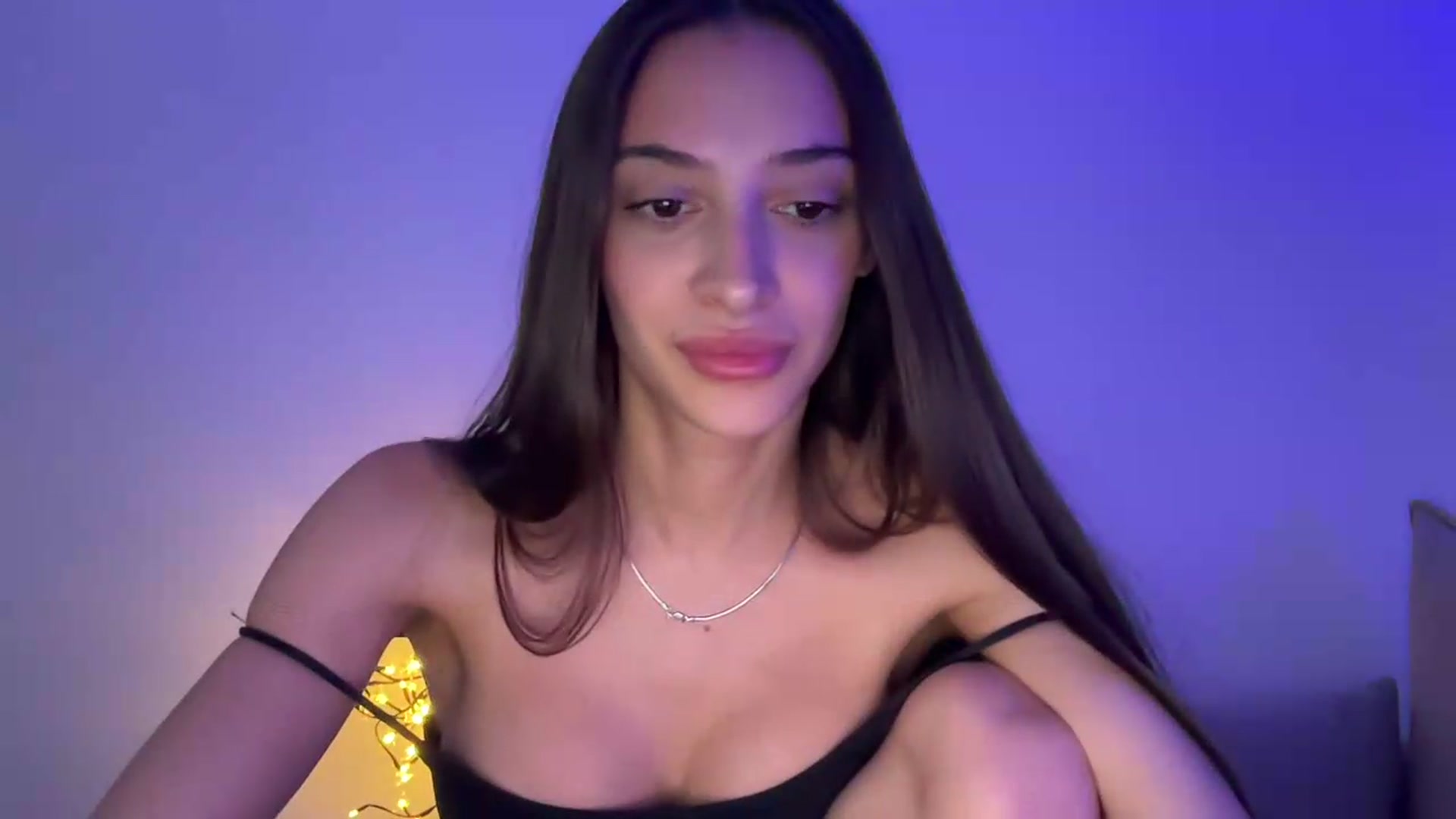 Gallery image thumbnail from MidnightElle's myfreecams stream on, 08/20/2026, 11:12 image 5 of 20