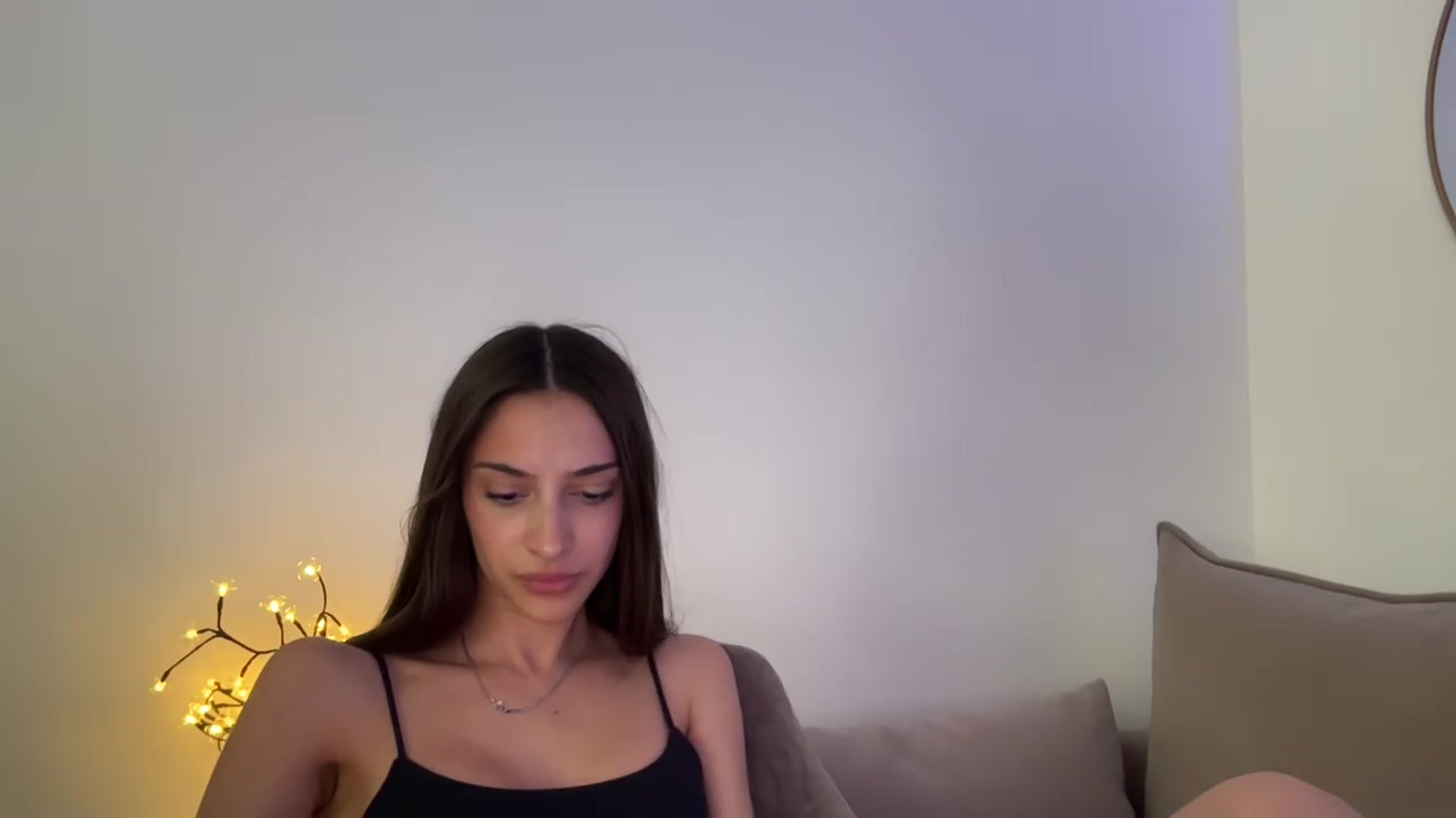Gallery image thumbnail from MidnightElle's myfreecams stream on, 08/20/2026, 13:47 image 5 of 20