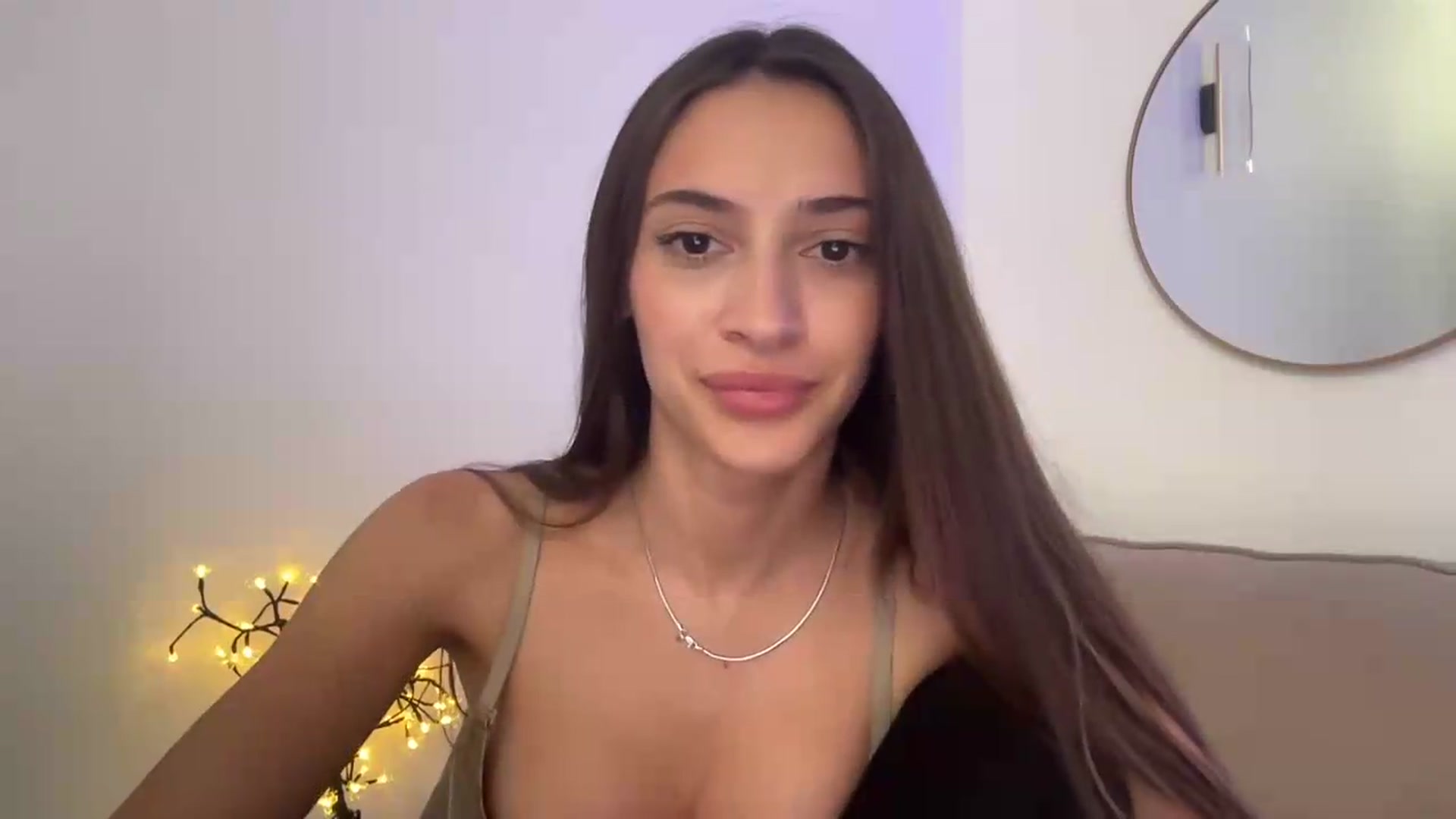 Gallery image thumbnail from MidnightElle's myfreecams stream on, 08/21/2026, 15:00 image 14 of 20