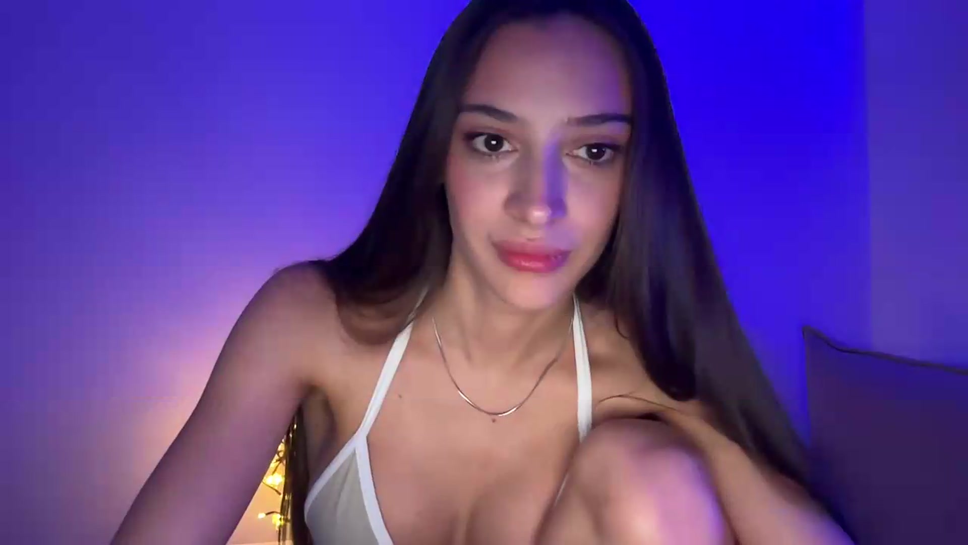 Gallery image thumbnail from MidnightElle's myfreecams stream on, 08/25/2026, 07:50 image 18 of 20