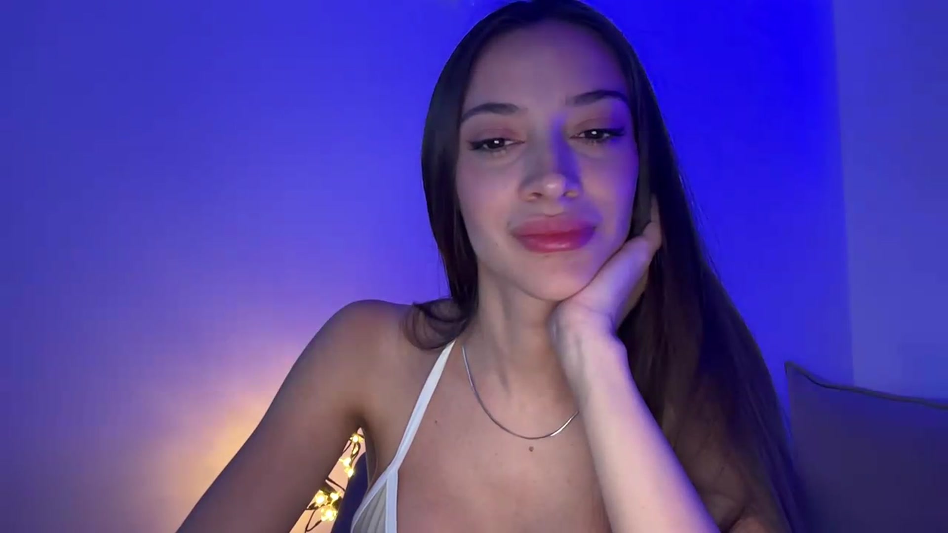 Gallery image thumbnail from MidnightElle's myfreecams stream on, 08/25/2026, 07:50 image 8 of 20