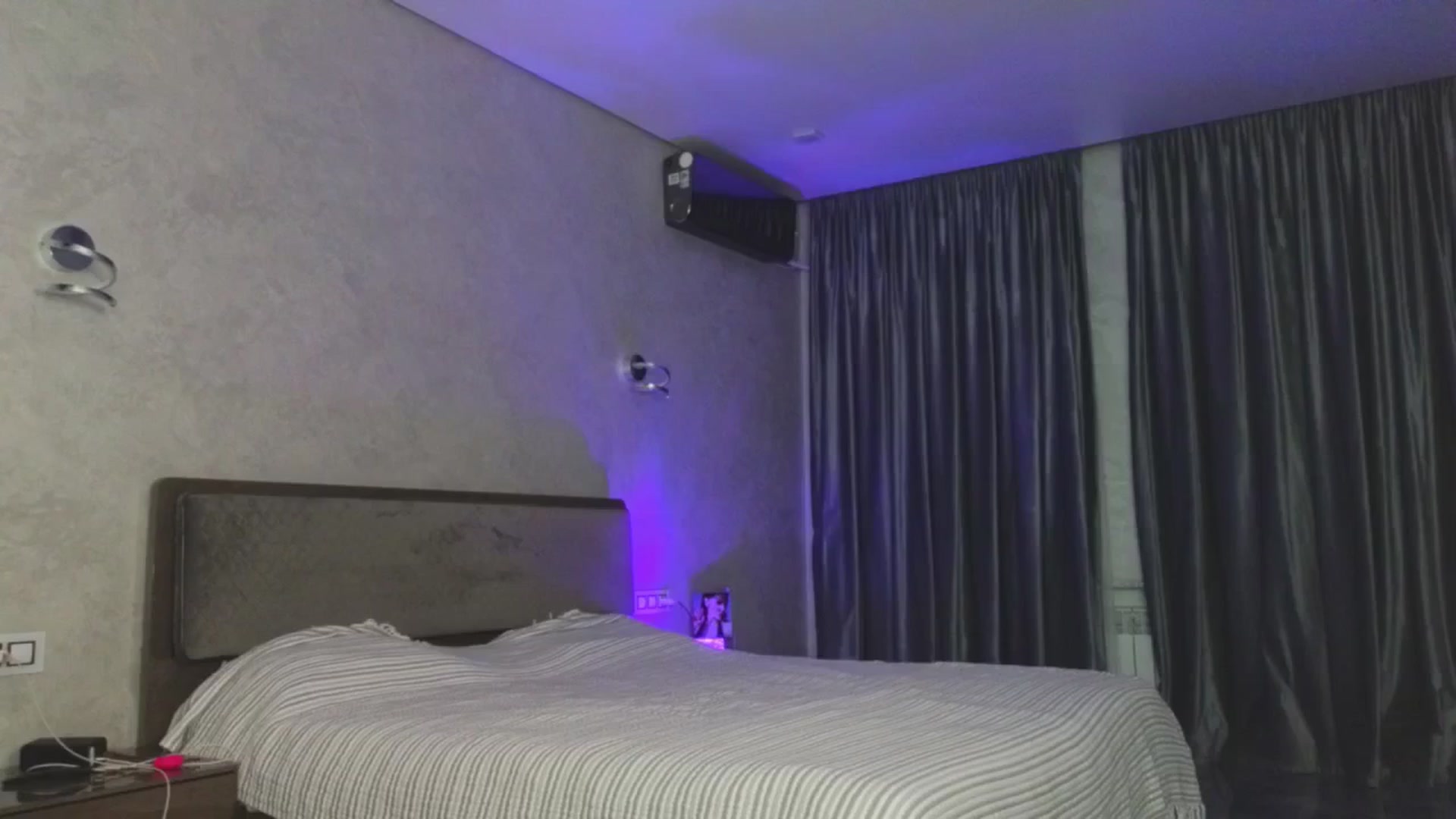 Gallery image thumbnail from MidnightK_'s myfreecams stream on, 03/26/2025, 19:51 image 18 of 20