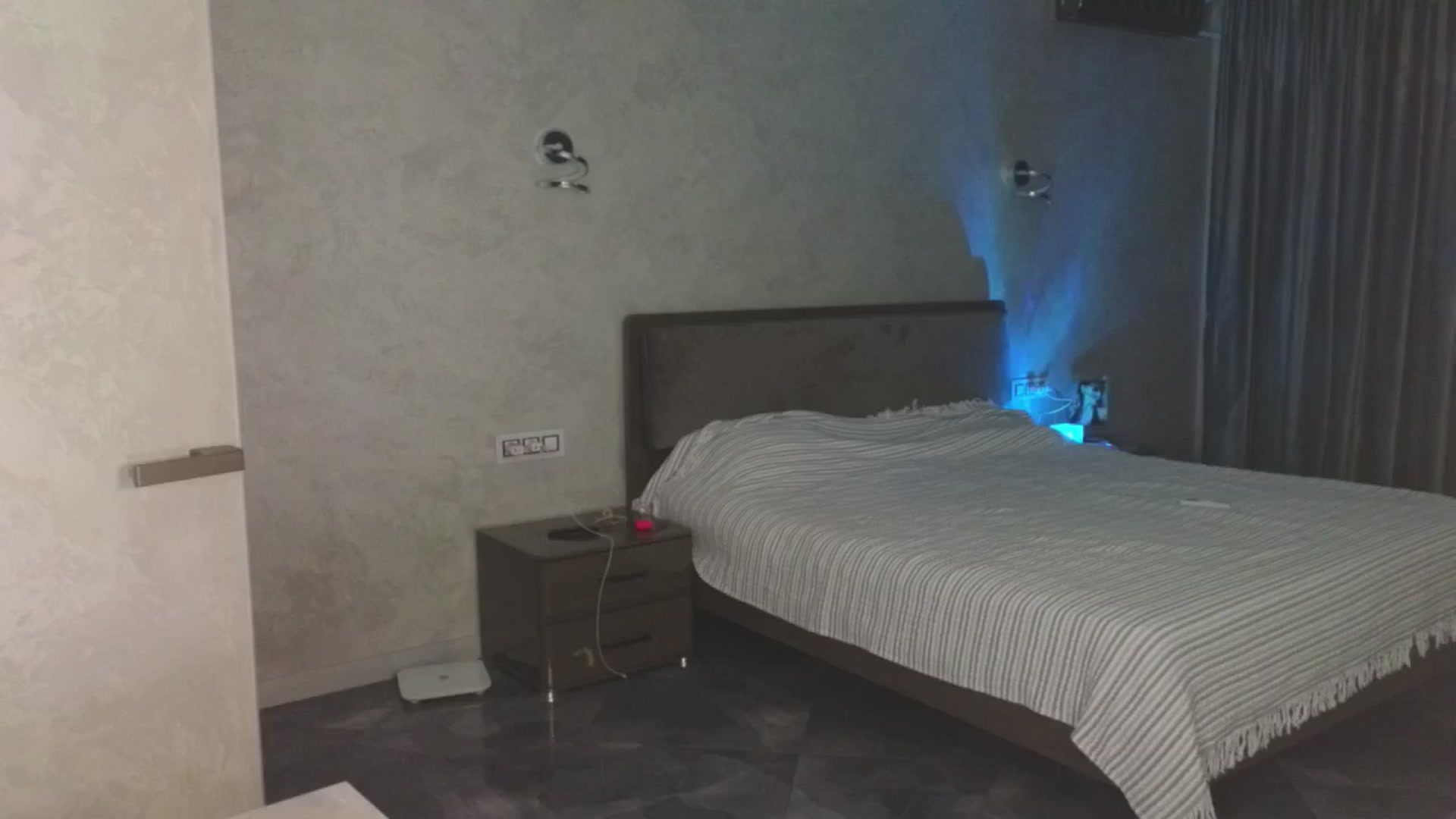 Gallery image thumbnail from MidnightK_'s myfreecams stream on, 03/27/2025, 22:39 image 1 of 20