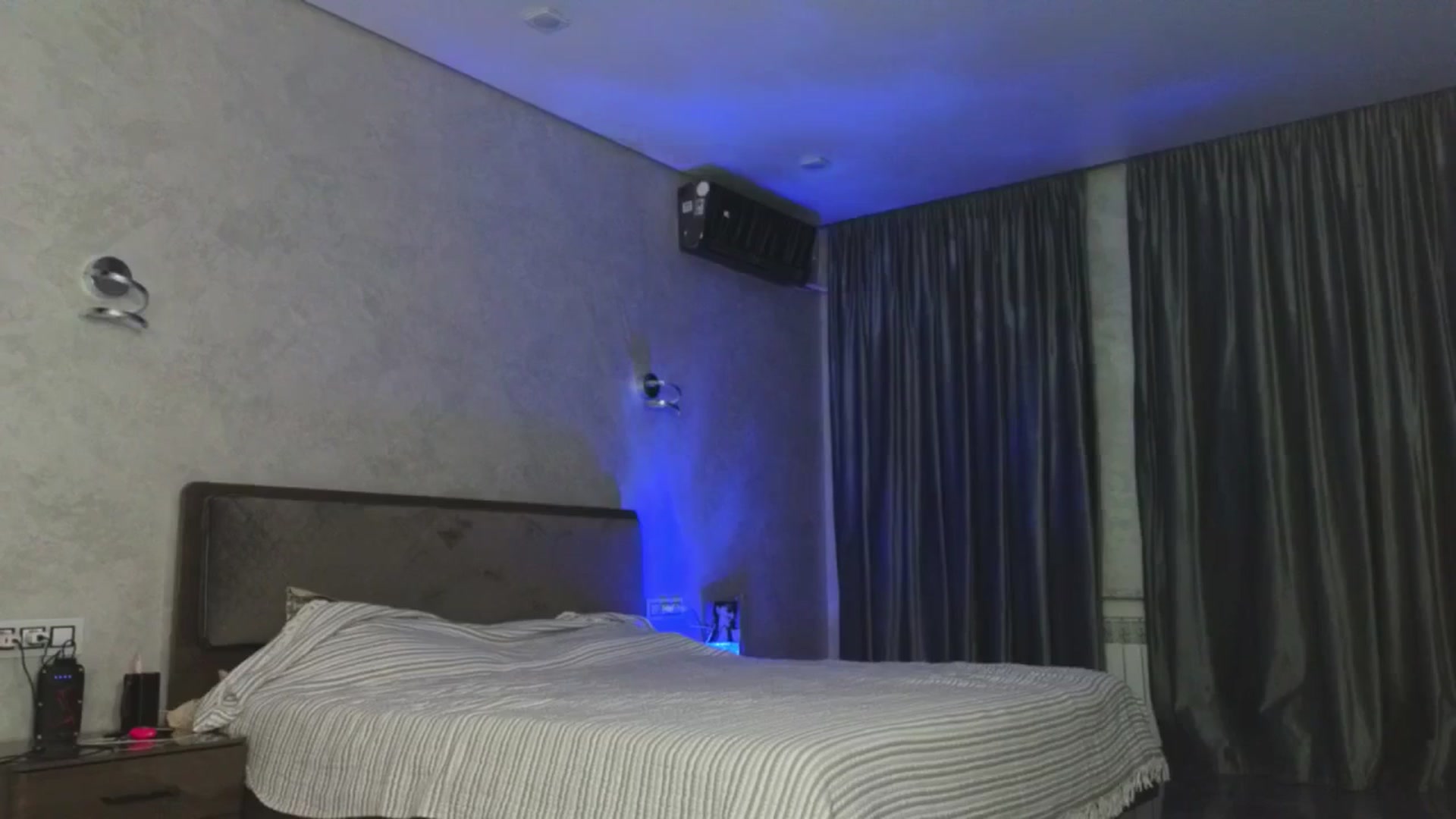 Gallery image thumbnail from MidnightK_'s myfreecams stream on, 03/30/2025, 18:17 image 20 of 20