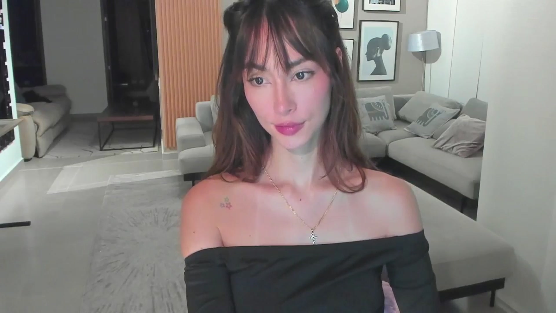 Gallery image thumbnail from MidnightLust_'s myfreecams stream on, 03/21/2025, 02:47 image 9 of 20
