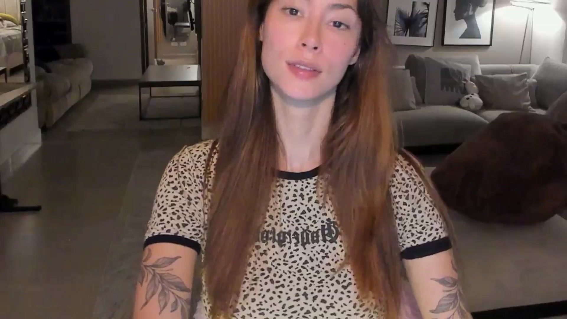Gallery image thumbnail from MidnightLust_'s myfreecams stream on, 05/05/2025, 04:25 image 16 of 20