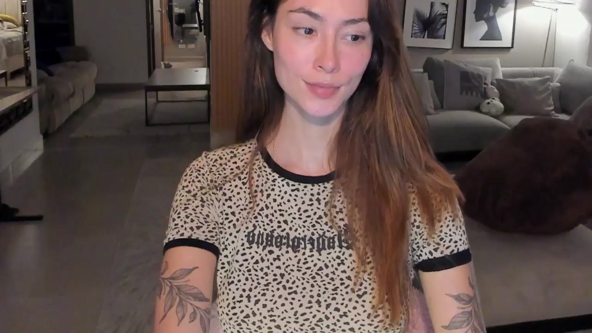 Gallery image thumbnail from MidnightLust_'s myfreecams stream on, 05/05/2025, 04:25 image 15 of 20