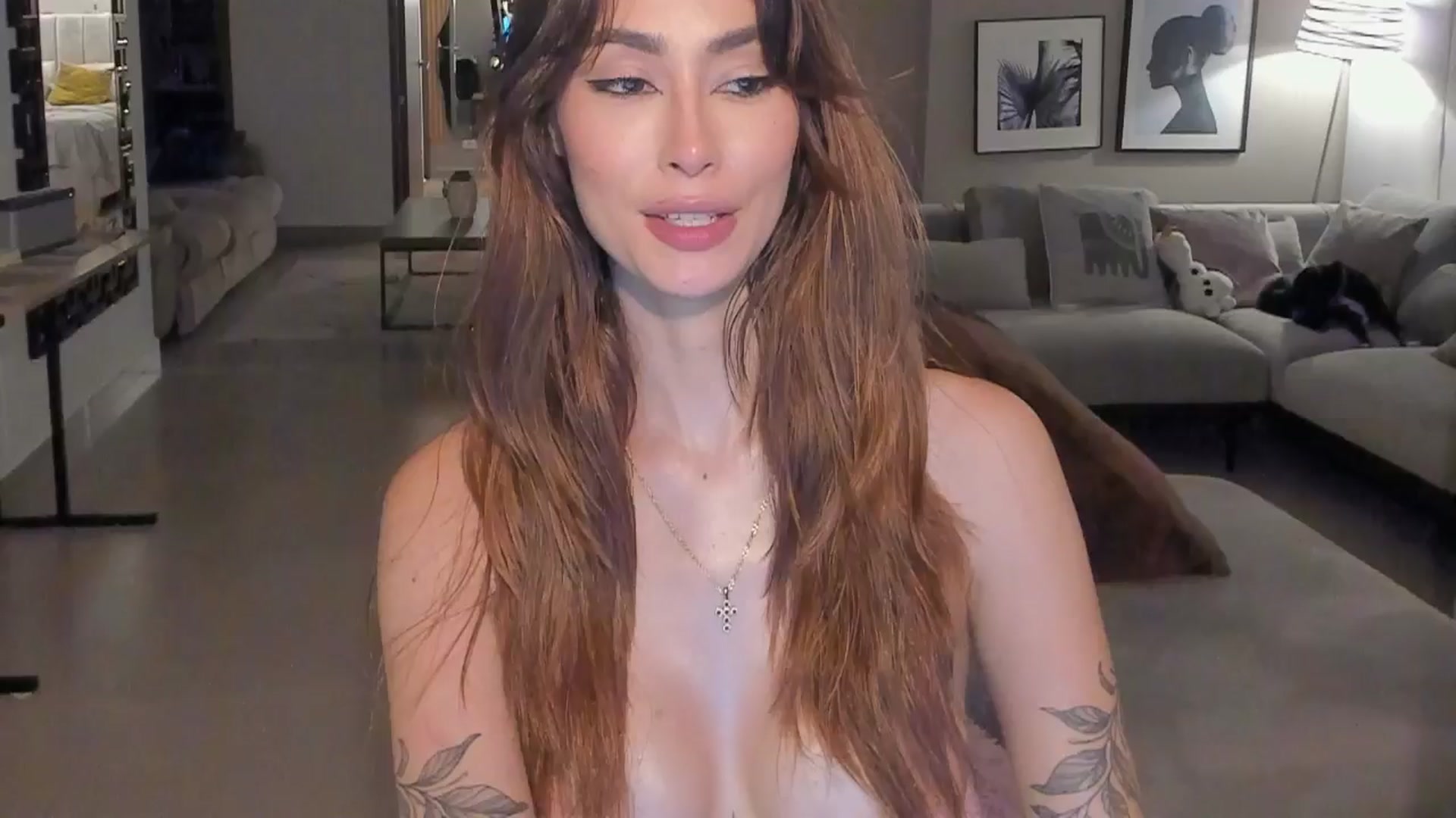 Gallery image thumbnail from MidnightLust_'s myfreecams stream on, 05/16/2025, 06:34 image 10 of 20