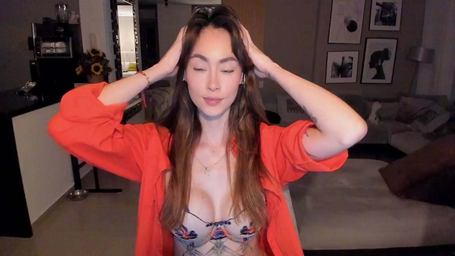 Gallery image thumbnail from MidnightLust_'s myfreecams stream on, 05/20/2025, 03:00 image 1 of 20