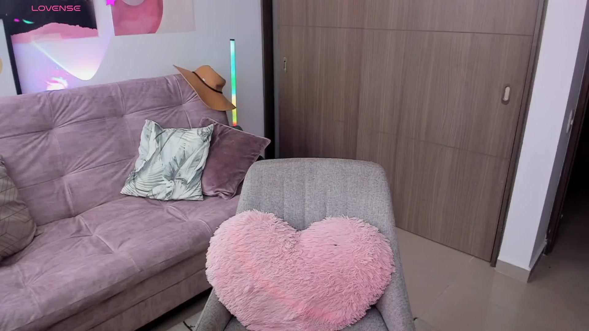 Gallery image thumbnail from MidnightLust_'s myfreecams stream on, 06/30/2025, 19:38 image 19 of 20