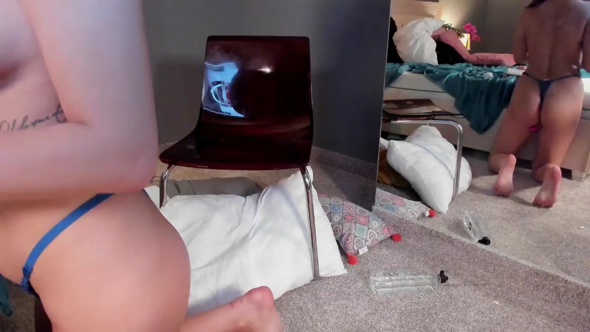 Gallery image thumbnail from Midnight_Joy's myfreecams stream on, 04/10/2024, 24:02 image 2 of 20