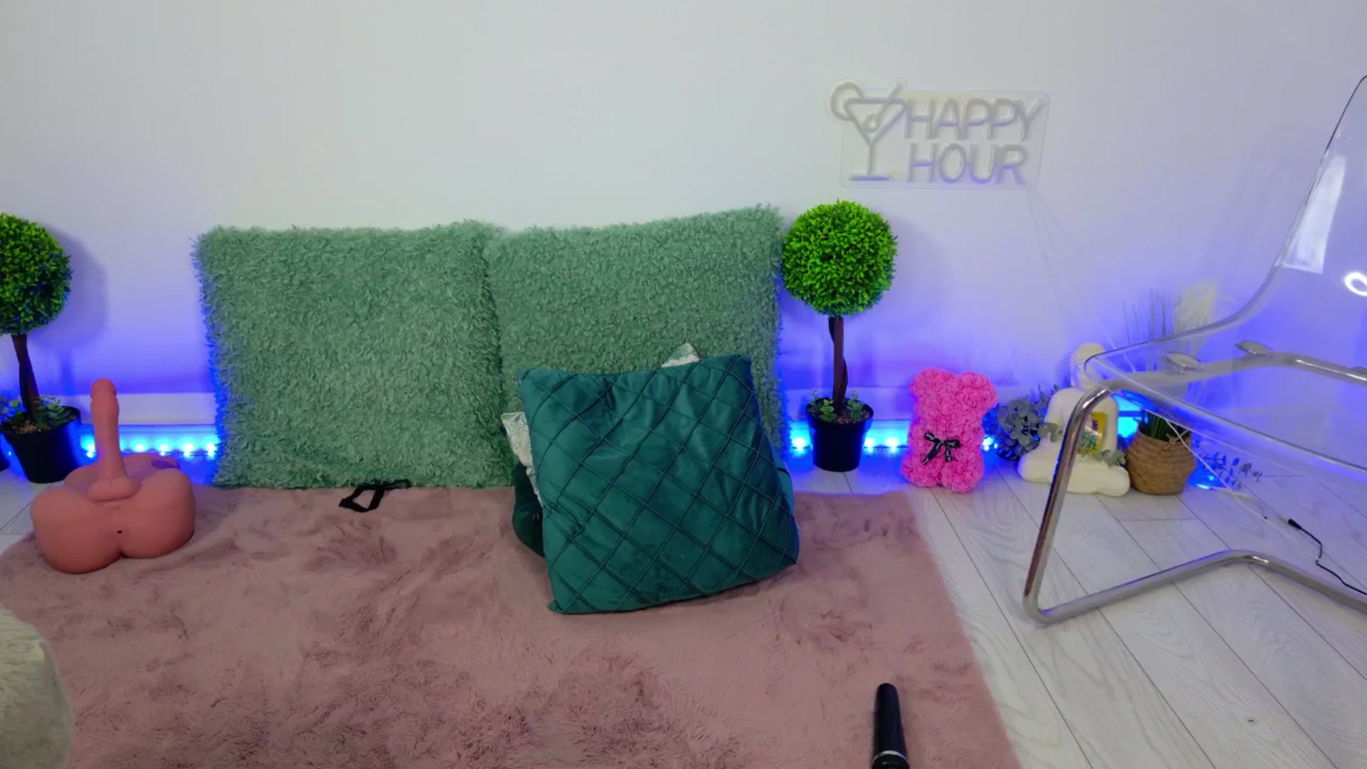 Gallery image thumbnail from Midnight_Joy's myfreecams stream on, 04/10/2025, 17:19 image 7 of 20