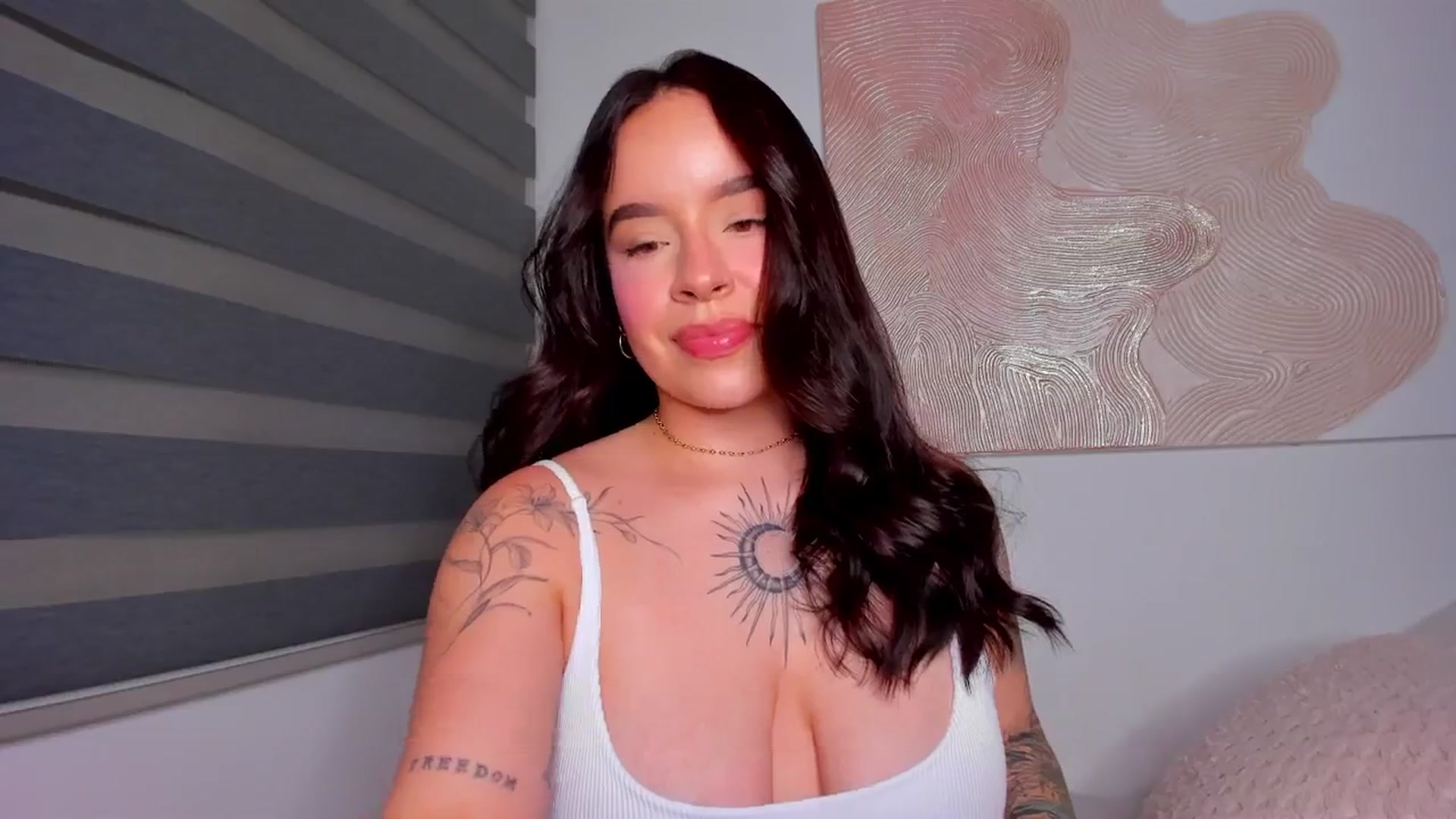 Gallery image thumbnail from Midnight___'s myfreecams stream on, 10/17/2025, 01:09 image 3 of 20