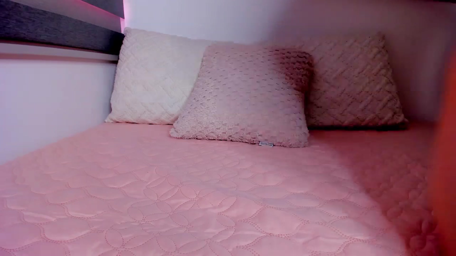 Gallery image thumbnail from Midnight___'s myfreecams stream on, 10/30/2025, 22:38 image 5 of 20