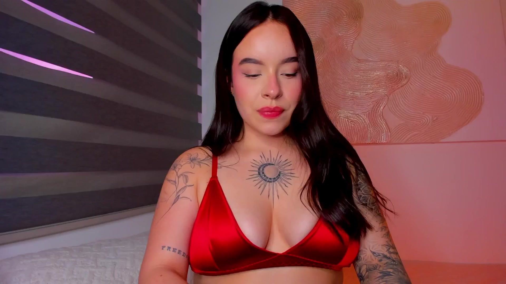 Gallery image thumbnail from Midnight___'s myfreecams stream on, 11/01/2025, 22:44 image 1 of 20