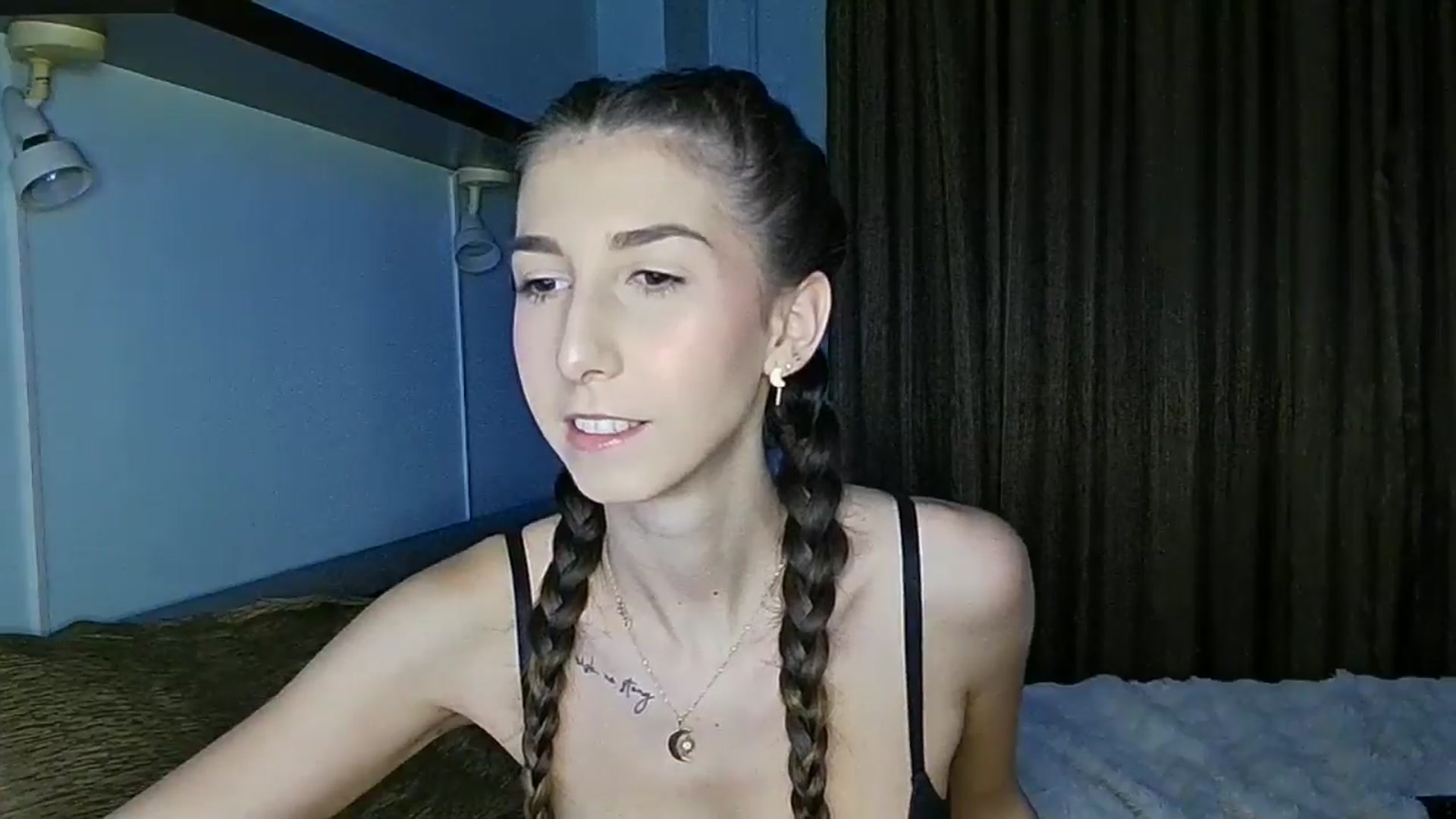 Gallery image thumbnail from Midnightdream's myfreecams stream on, 12/17/2025, 23:48 image 8 of 20