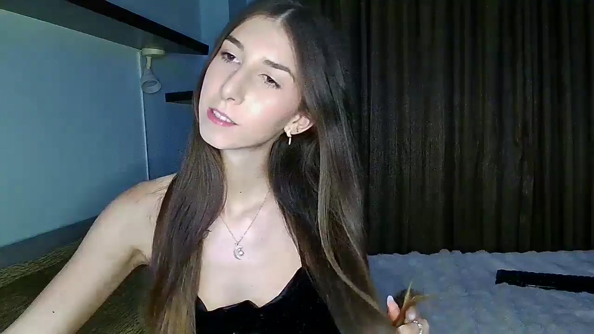 Gallery image thumbnail from Midnightdream's myfreecams stream on, 12/21/2025, 02:34 image 16 of 20