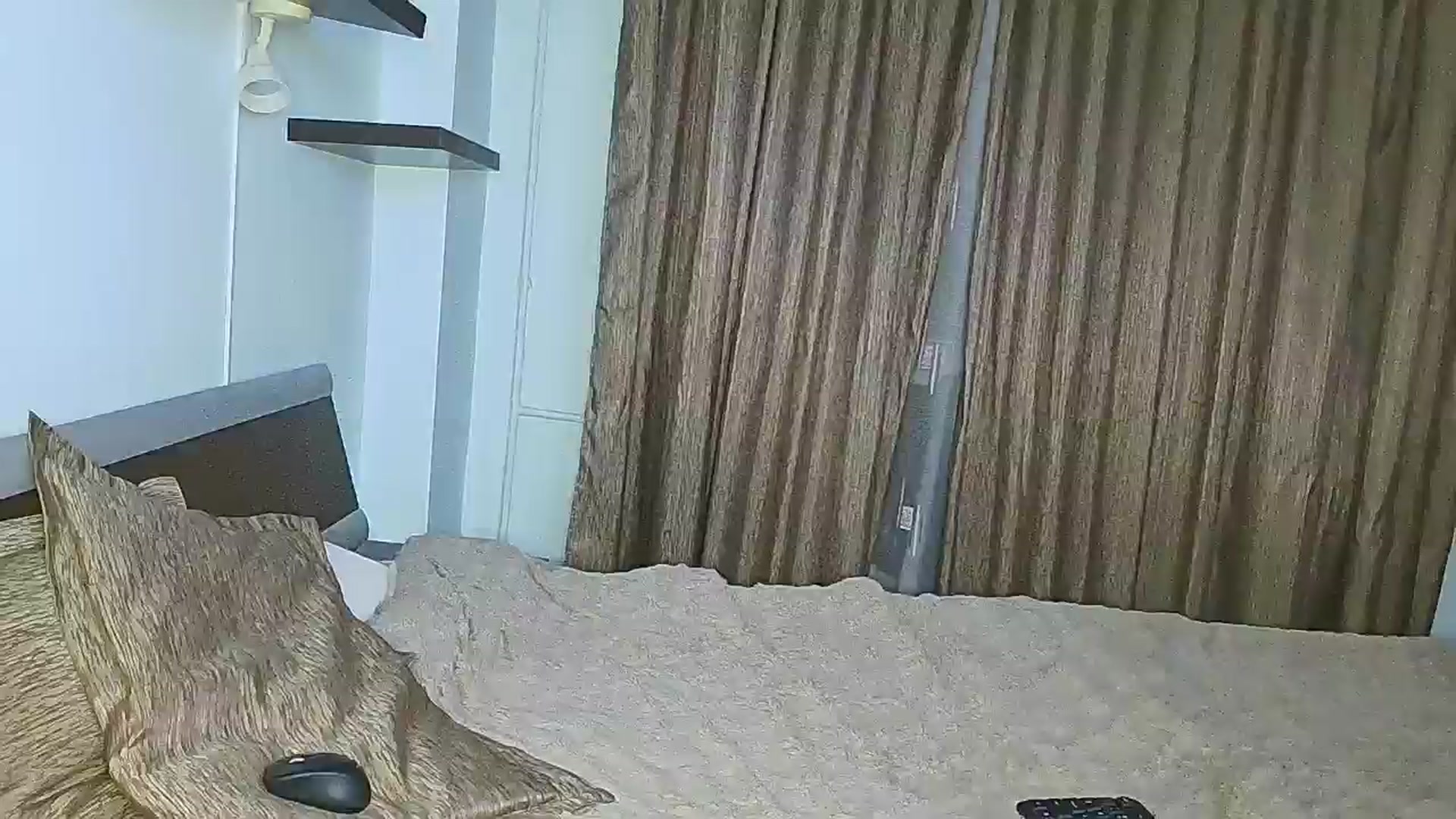 Gallery image thumbnail from Midnightdream's myfreecams stream on, 01/18/2026, 18:11 image 11 of 20