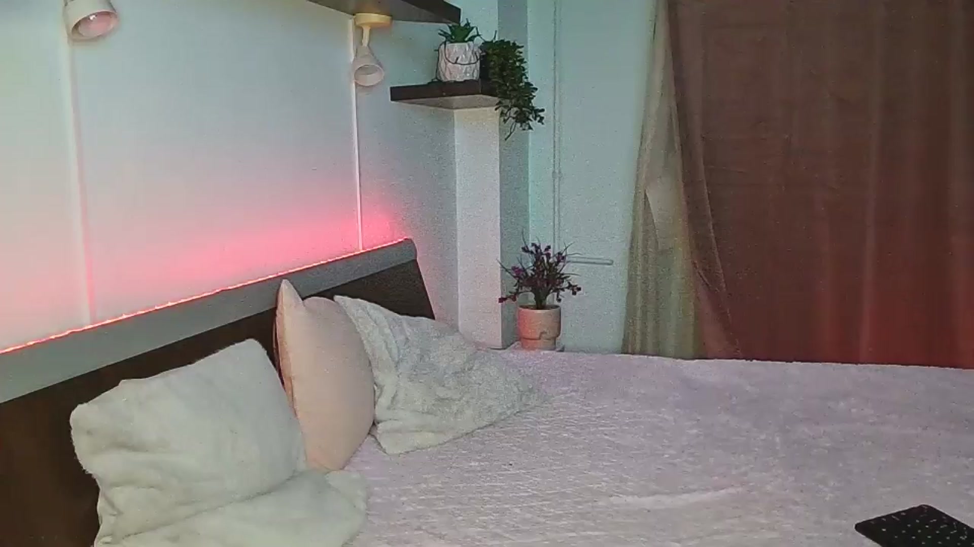 Gallery image thumbnail from Midnightdream's myfreecams stream on, 03/25/2026, 23:39 image 1 of 20