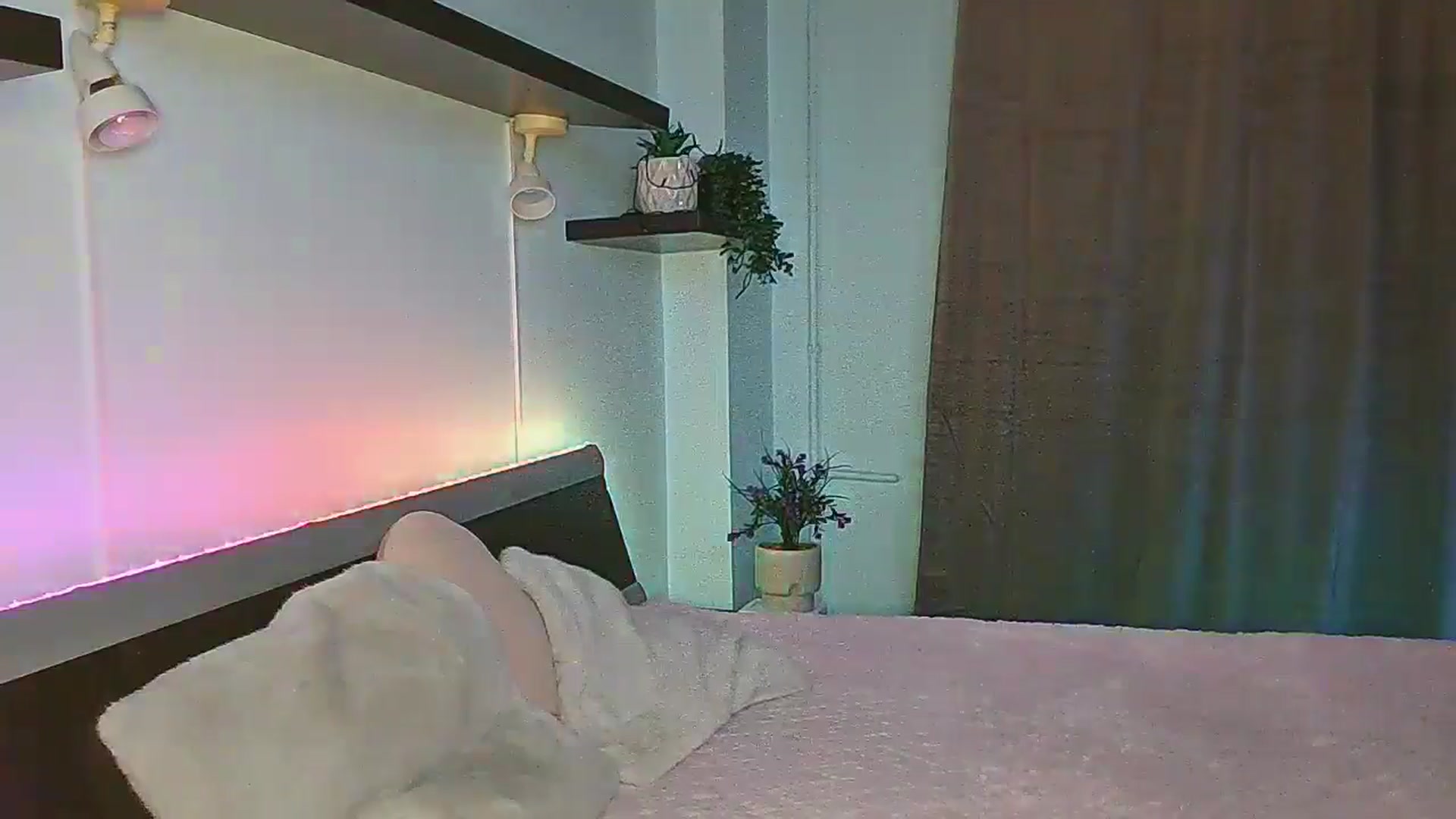 Gallery image thumbnail from Midnightdream's myfreecams stream on, 04/02/2026, 03:13 image 2 of 20