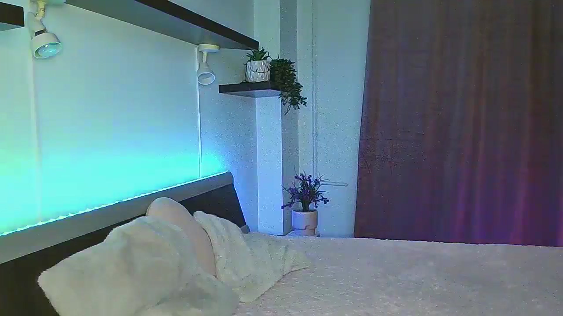 Gallery image thumbnail from Midnightdream's myfreecams stream on, 04/02/2026, 03:13 image 4 of 20