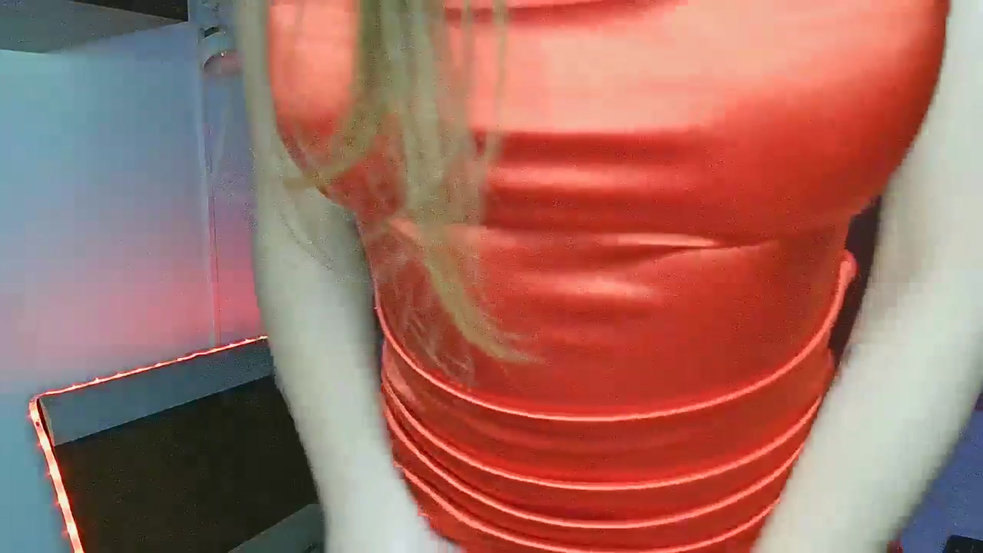 Gallery image thumbnail from Midnightdream's myfreecams stream on, 04/22/2026, 20:46 image 18 of 20