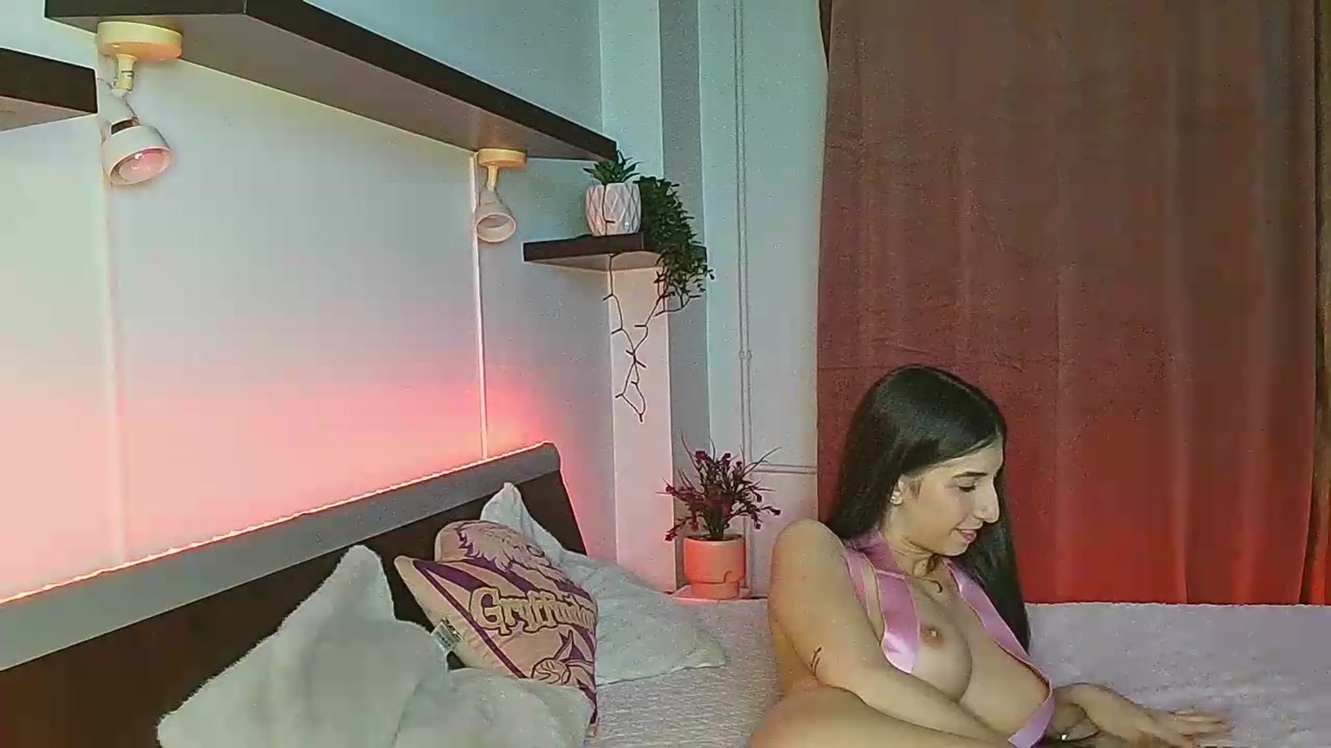 Gallery image thumbnail from Midnightdream's myfreecams stream on, 05/14/2026, 19:03 image 12 of 20