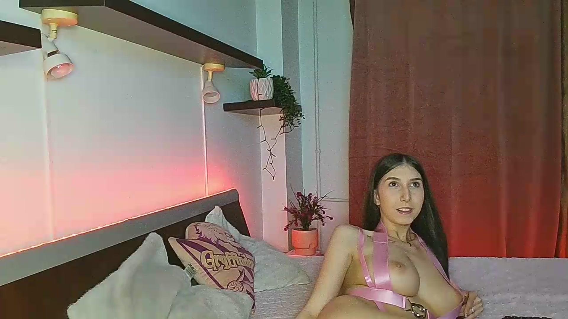 Gallery image thumbnail from Midnightdream's myfreecams stream on, 05/14/2026, 19:03 image 18 of 20