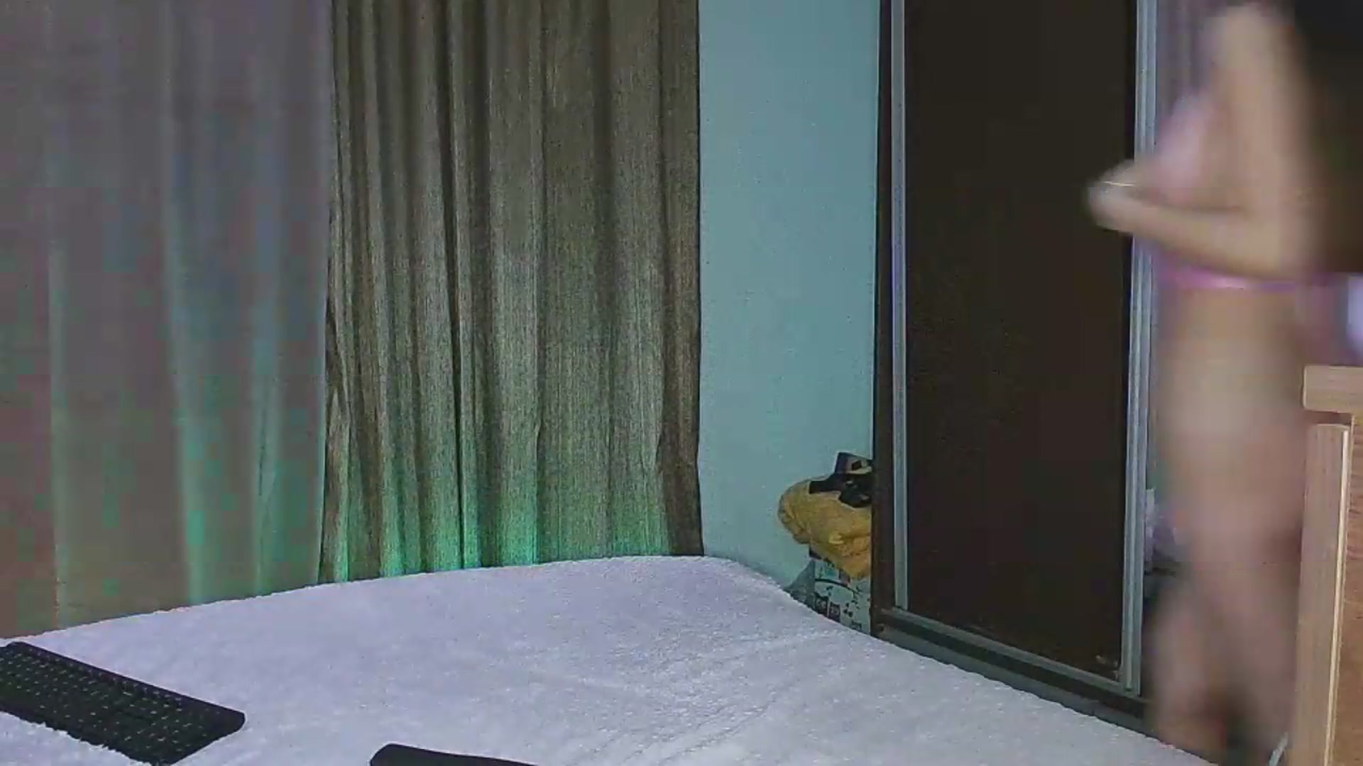 Gallery image thumbnail from Midnightdream's myfreecams stream on, 05/18/2026, 21:52 image 4 of 20