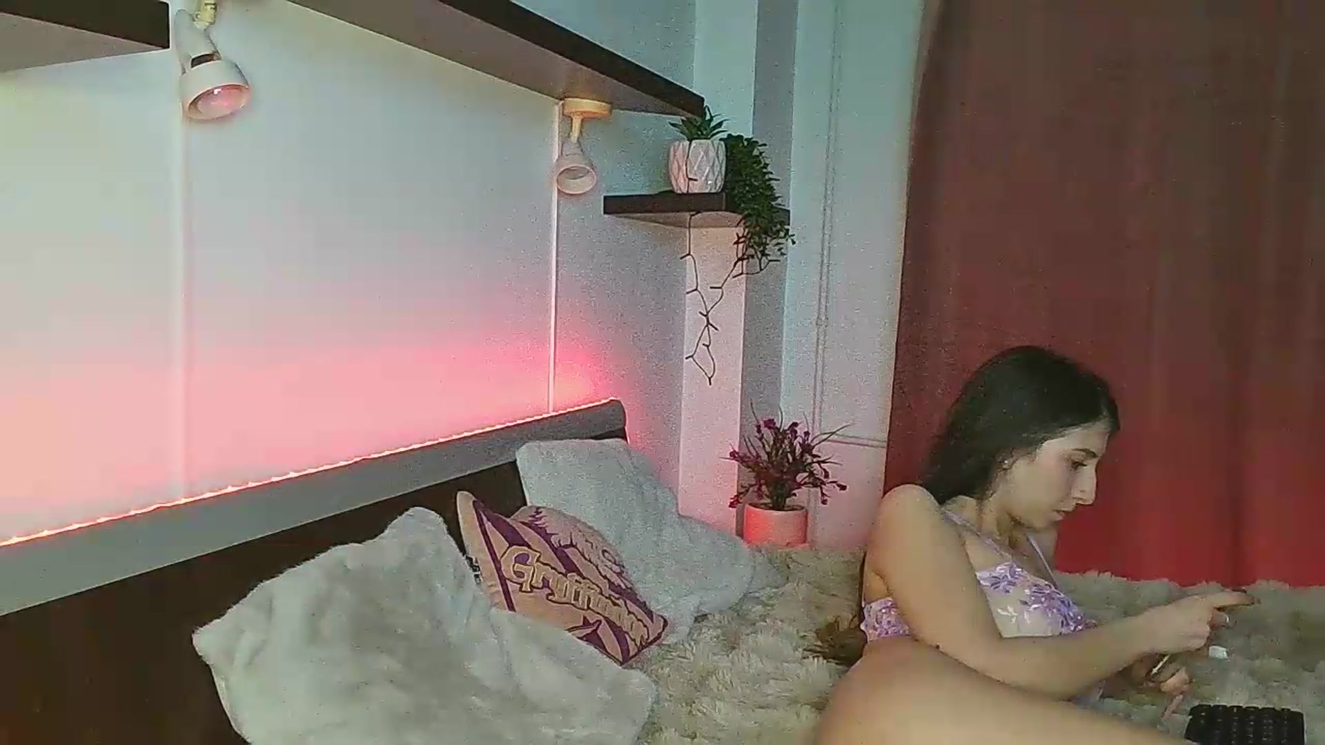Gallery image thumbnail from Midnightdream's myfreecams stream on, 05/25/2026, 23:59 image 16 of 20