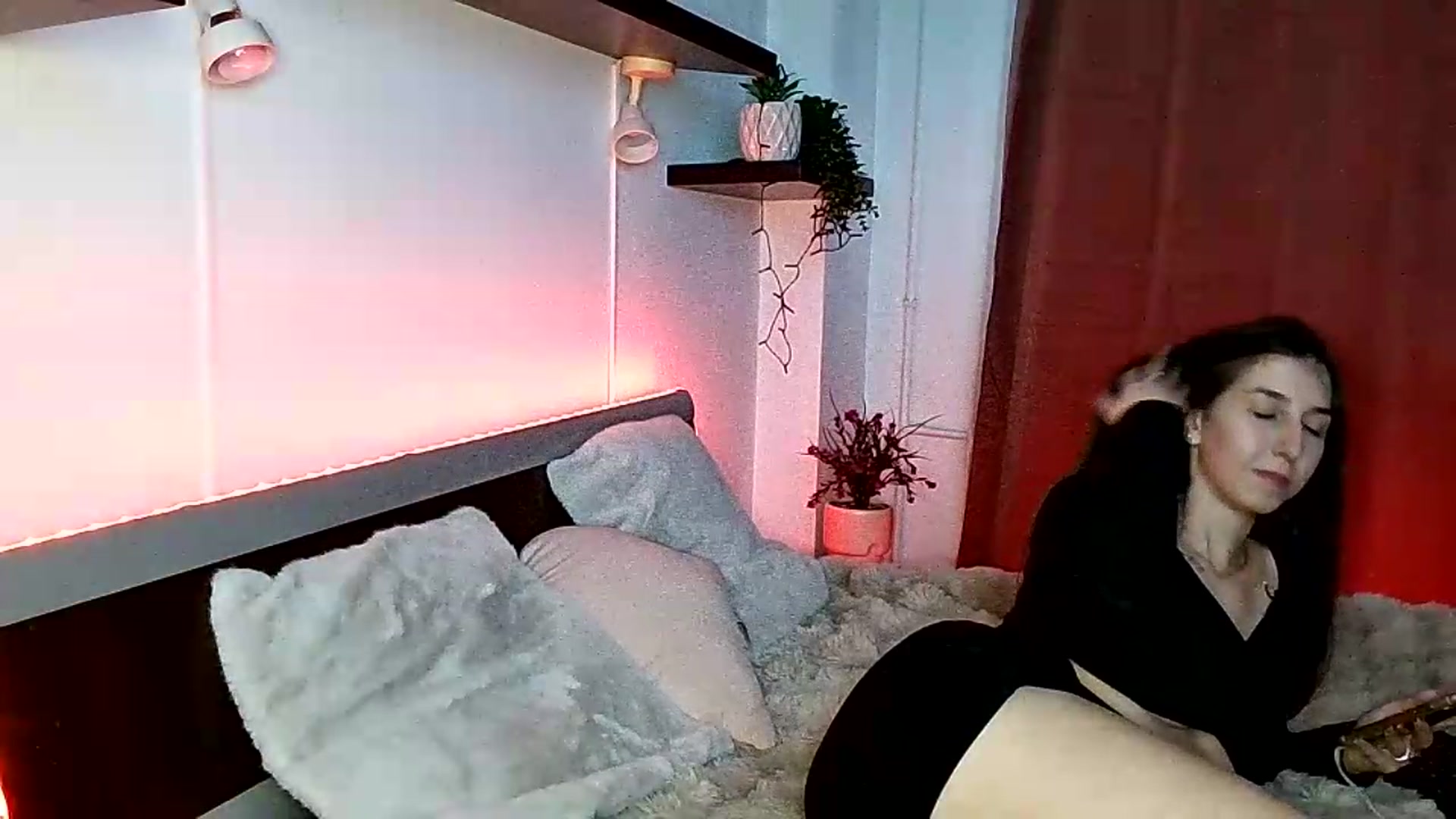 Gallery image thumbnail from Midnightdream's myfreecams stream on, 06/07/2026, 02:59 image 18 of 20
