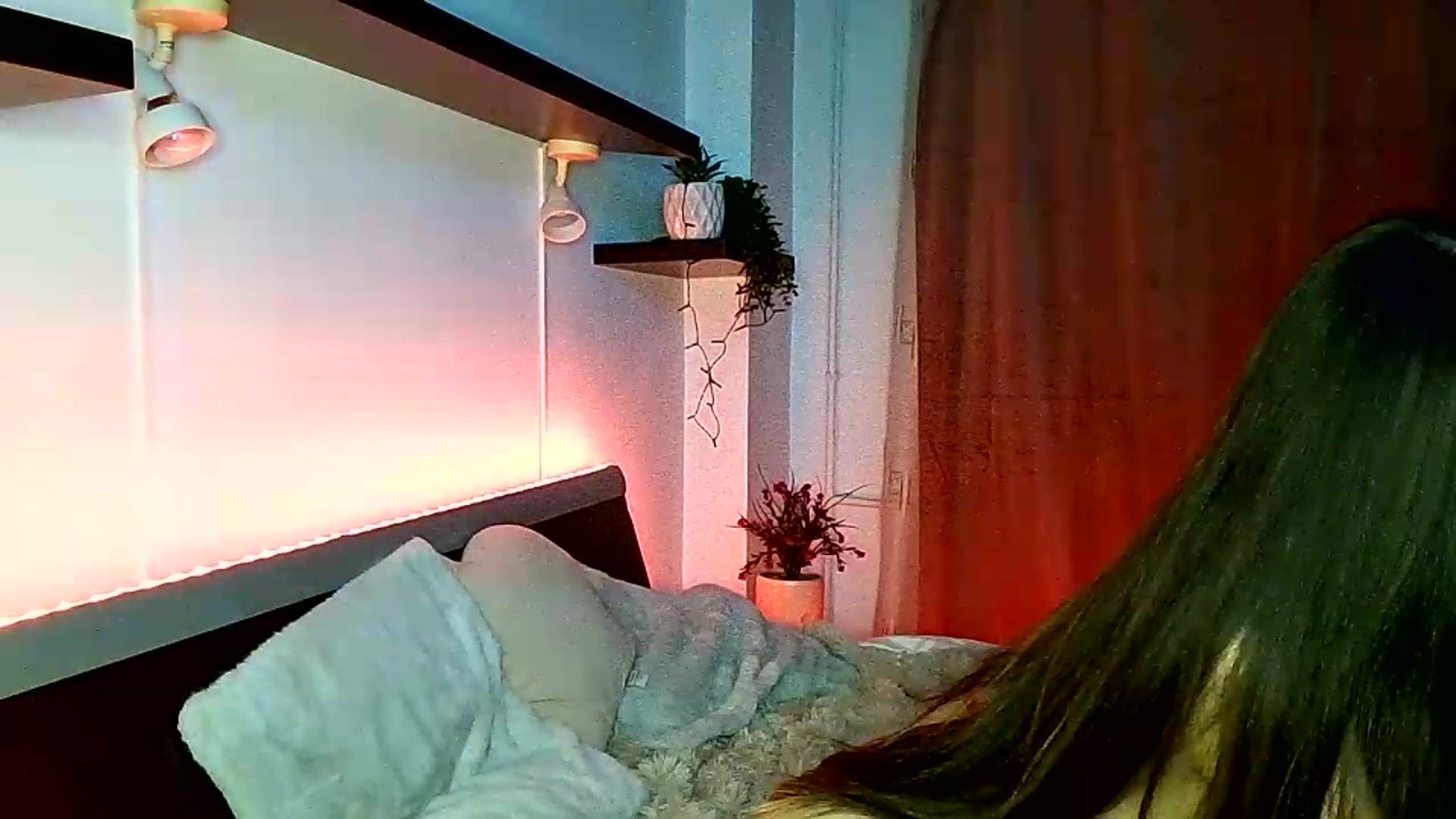Gallery image thumbnail from Midnightdream's myfreecams stream on, 06/12/2026, 23:21 image 6 of 20