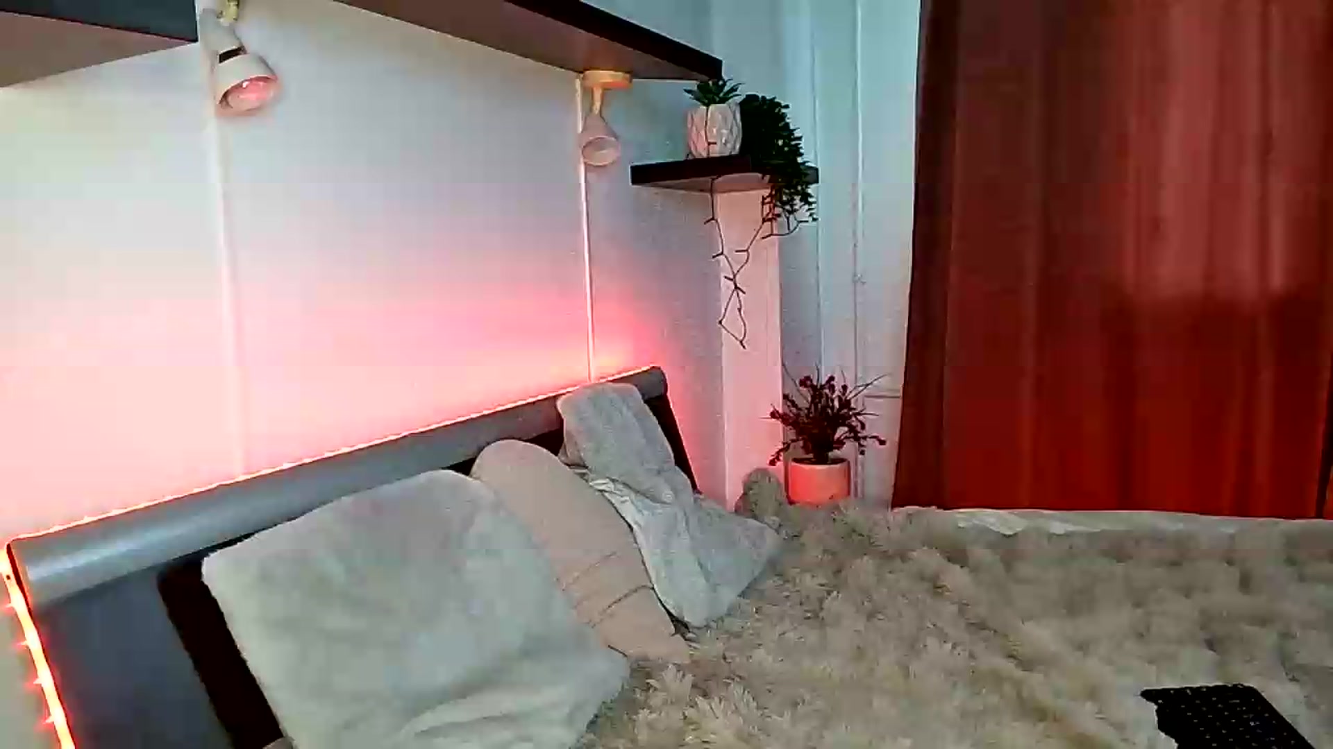 Gallery image thumbnail from Midnightdream's myfreecams stream on, 06/28/2026, 03:37 image 1 of 20