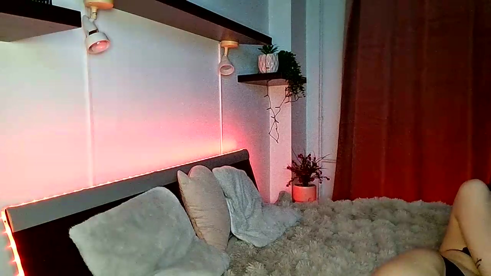 Gallery image thumbnail from Midnightdream's myfreecams stream on, 06/28/2026, 22:43 image 19 of 20