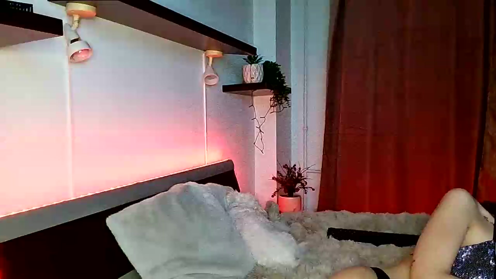 Gallery image thumbnail from Midnightdream's myfreecams stream on, 06/29/2026, 01:34 image 8 of 20