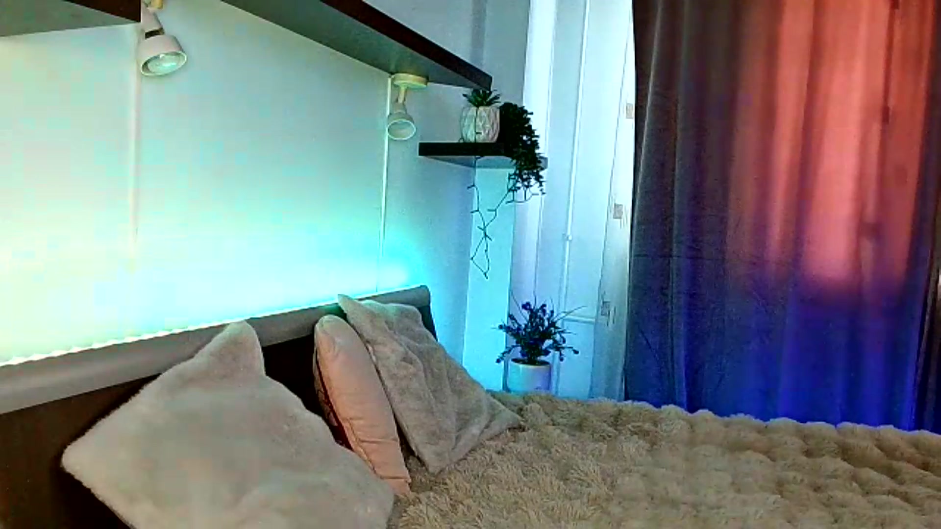 Gallery image thumbnail from Midnightdream's myfreecams stream on, 07/09/2026, 06:07 image 18 of 20