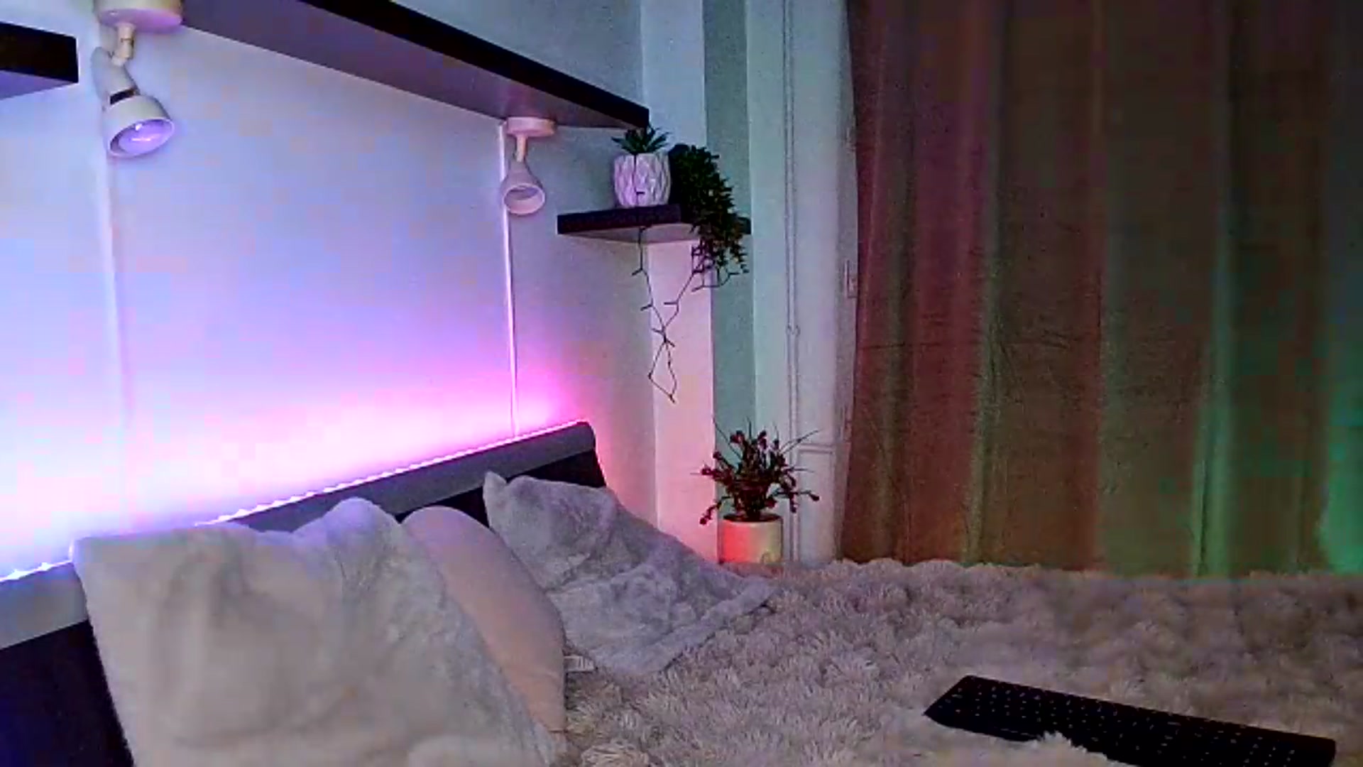Gallery image thumbnail from Midnightdream's myfreecams stream on, 07/23/2026, 19:32 image 20 of 20