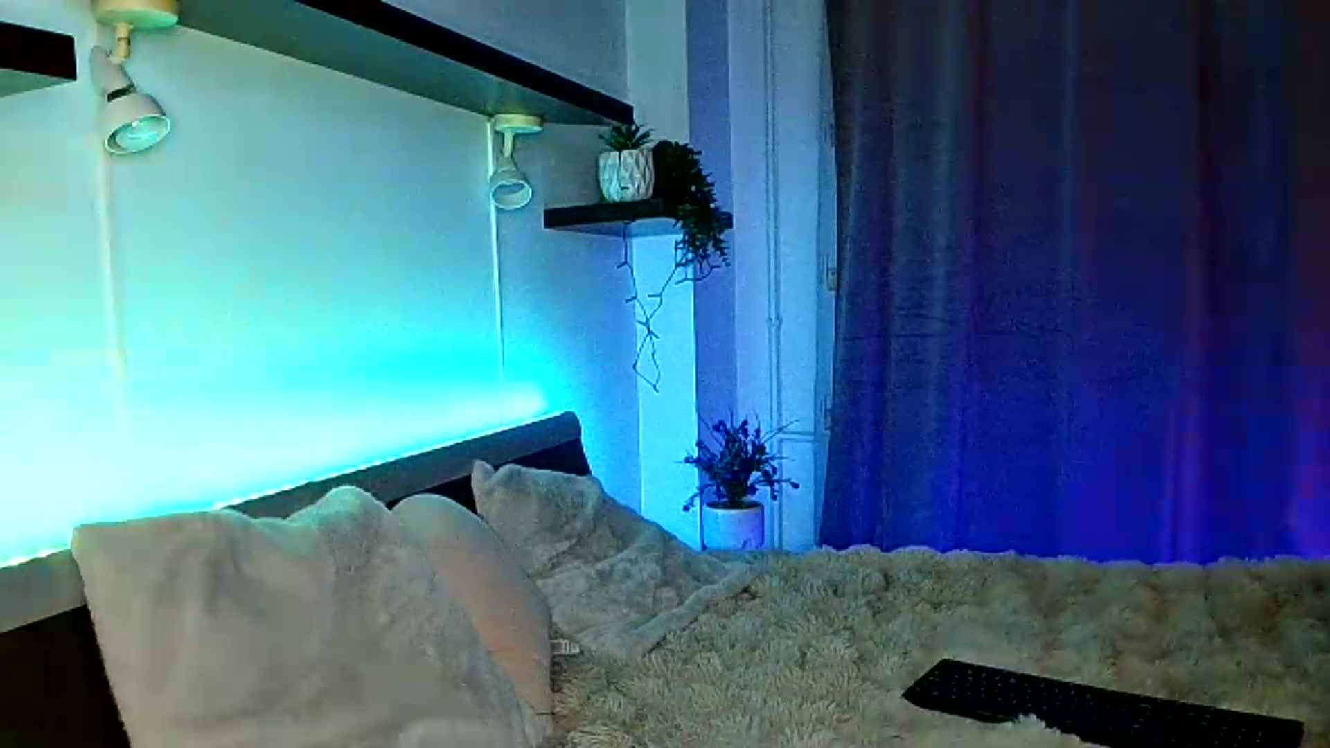 Gallery image thumbnail from Midnightdream's myfreecams stream on, 07/23/2026, 19:32 image 16 of 20