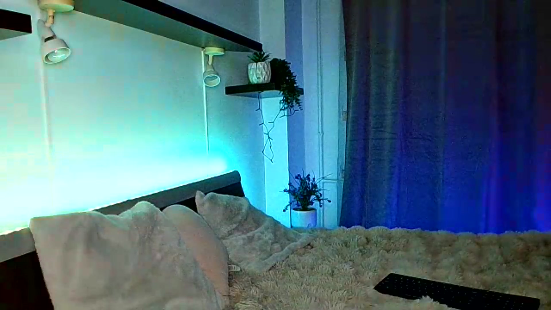 Gallery image thumbnail from Midnightdream's myfreecams stream on, 07/23/2026, 19:32 image 10 of 20