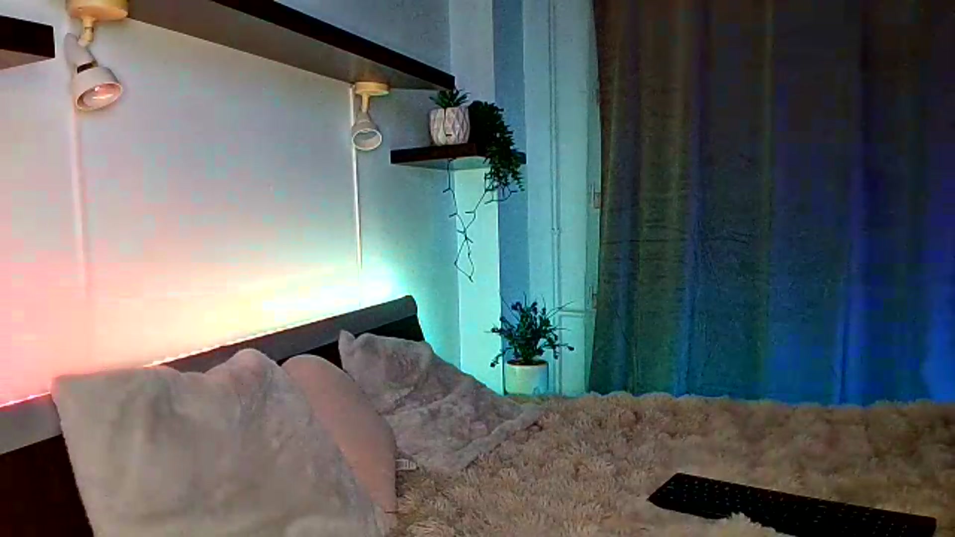 Gallery image thumbnail from Midnightdream's myfreecams stream on, 07/23/2026, 19:32 image 17 of 20