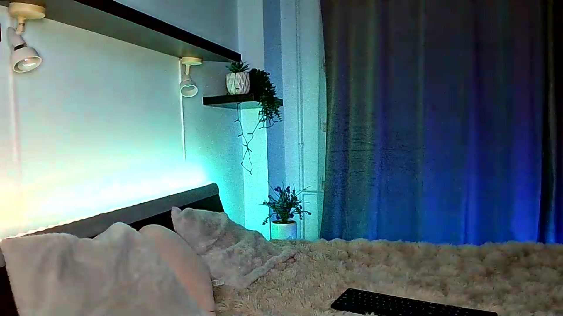 Gallery image thumbnail from Midnightdream's myfreecams stream on, 07/23/2026, 20:14 image 19 of 20