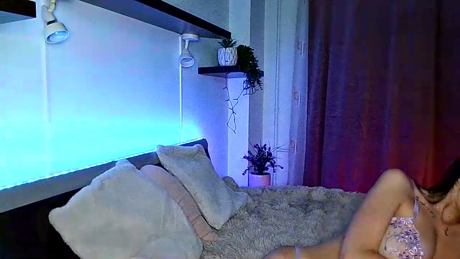 Gallery image thumbnail from Midnightdream's myfreecams stream on, 07/29/2026, 22:44 image 9 of 20