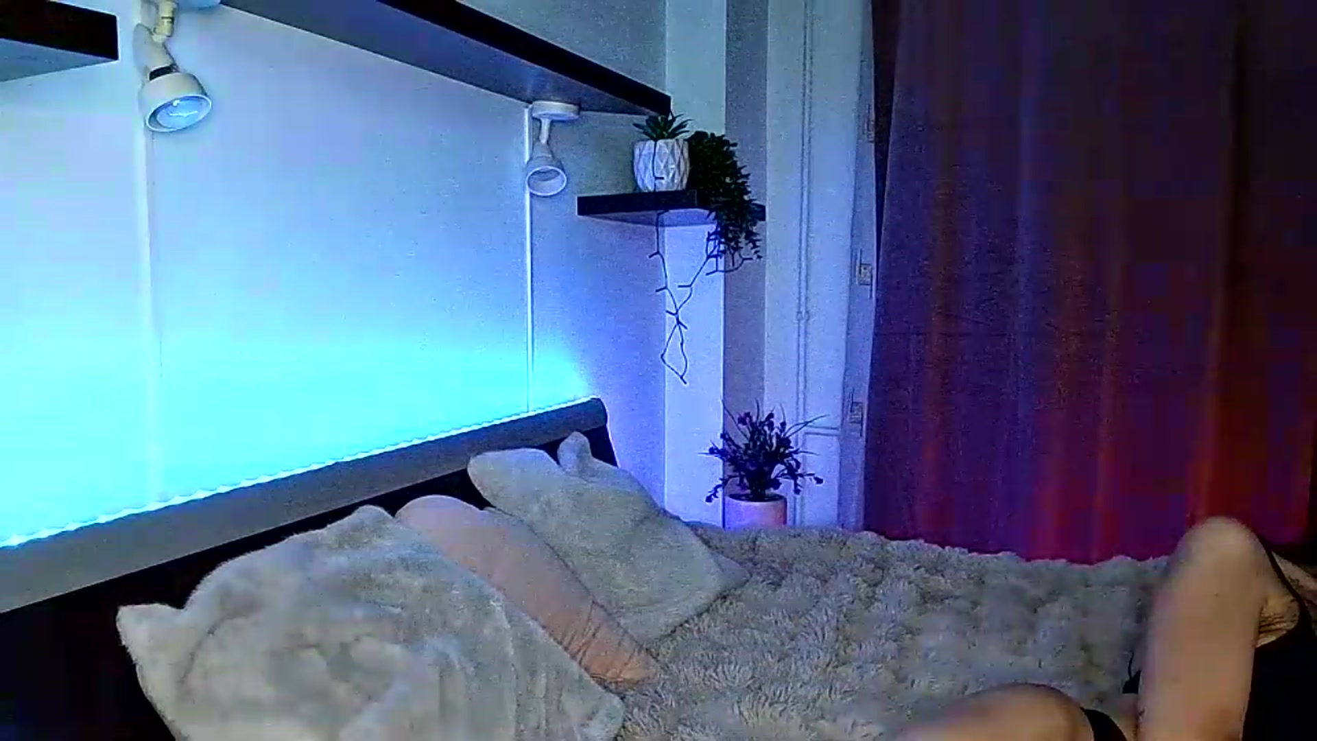 Gallery image thumbnail from Midnightdream's myfreecams stream on, 08/02/2026, 22:11 image 14 of 20